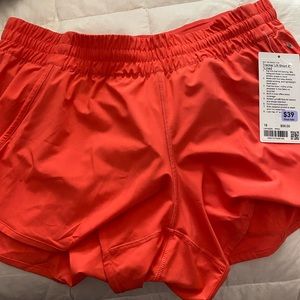 Lululemon Tracker shorts Hot pink